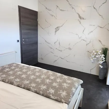 公寓 Rajska Ptica *